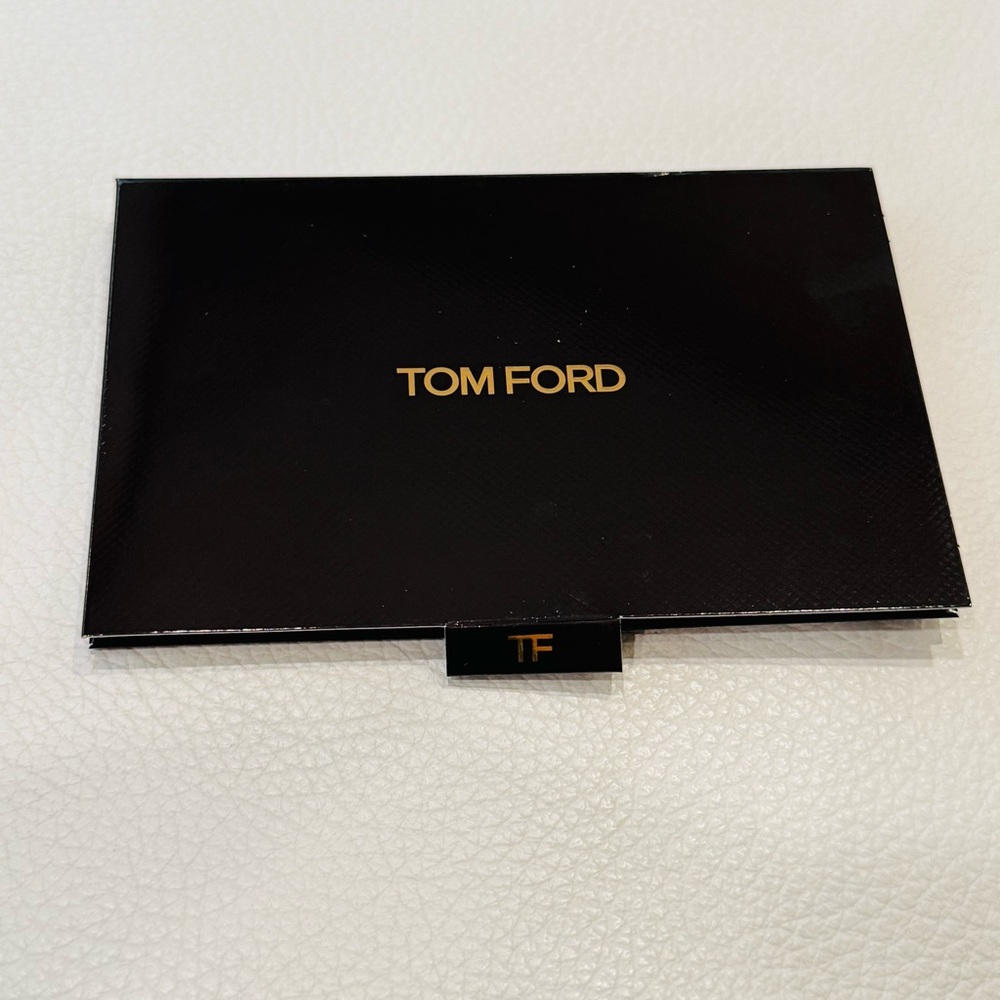 Tom Ford Traceless Soft Matte Foundation - Porcelain, Fawn, Sepia, Mocha sample - Picture 2 of 4